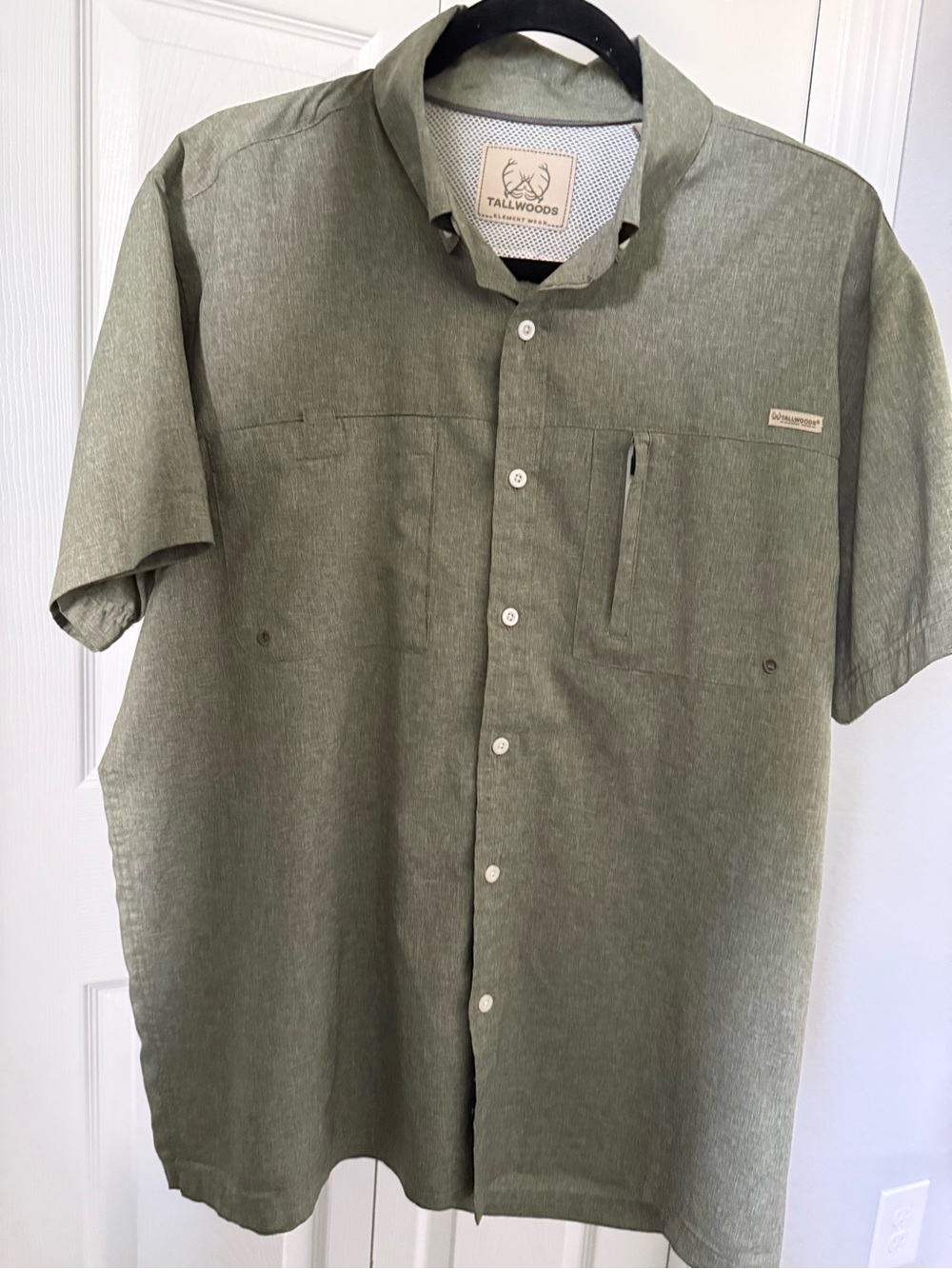 Tallwoods Men's Short-Sleeve Button-Down Shirt in Olive Green